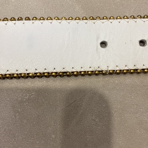 Rare Vintage White Leather Belt with Gold Tone Features - Picture 9 of 16